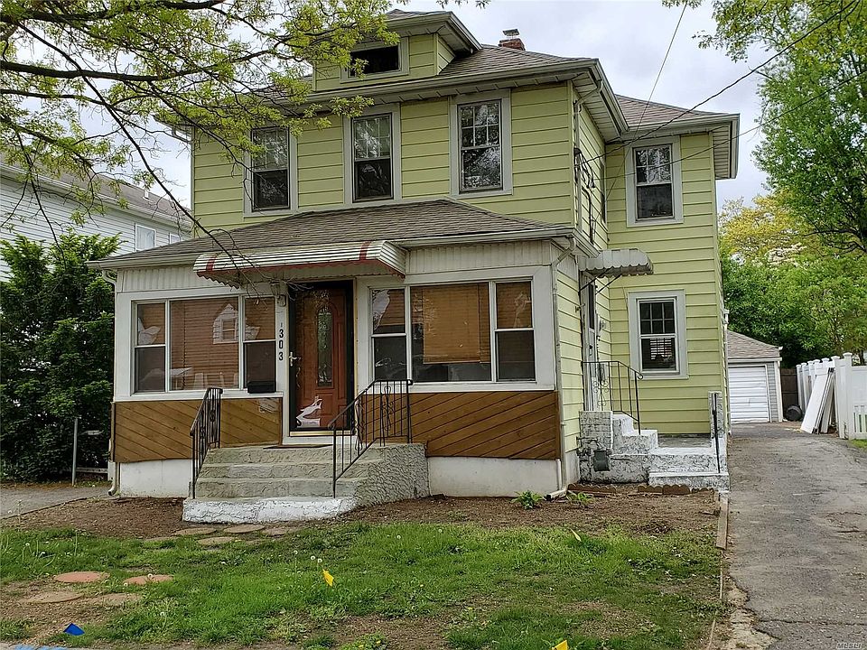 1st image of 303 S 9th St