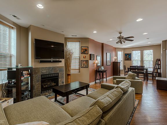 2nd image of 931 N Mozart St #2