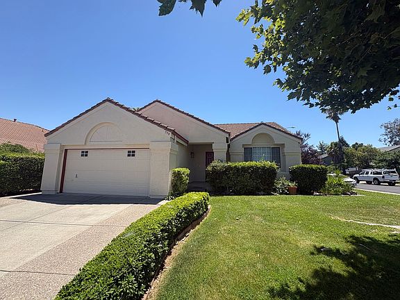 3rd image of 798 Shannon Dr