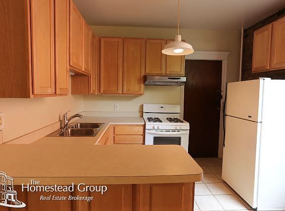 2nd image of 1220 N Dearborn St APT 02
