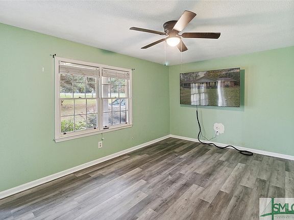 3rd image of 809 N Main Street