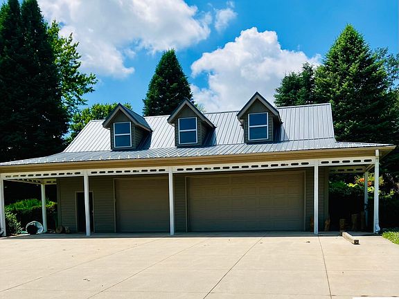 3rd image of 505 Oak Hill Rd