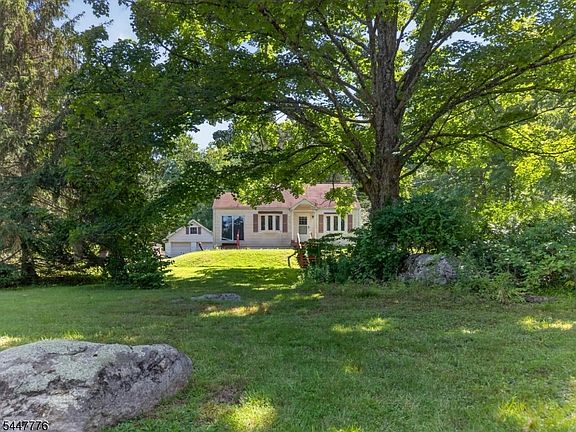 5th image of 156 Rockaway Rd
