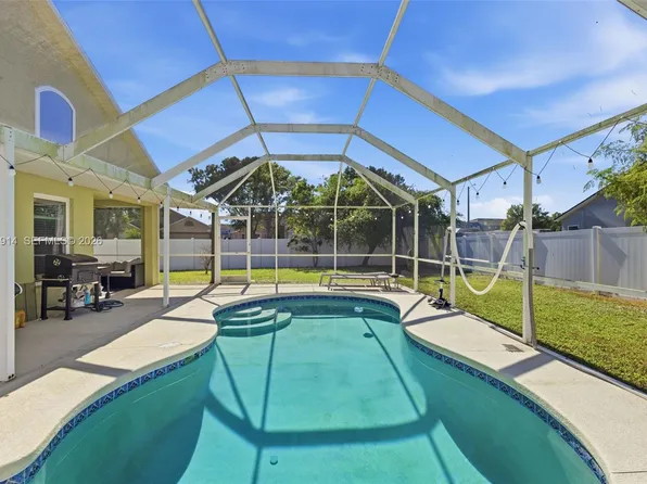 12502 Lake Vista Dr, Gibsonton, FL 33534