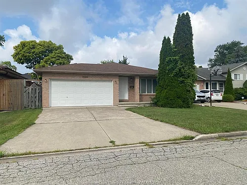 1087 Brookview Cres Photo 1