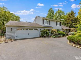 14 Dana Cir, Edison, NJ 08820