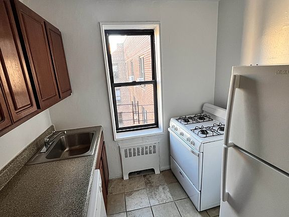 5th image of 13980 85th Dr APT 5D