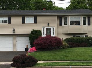 27 Henry St, Orangeburg, NY
