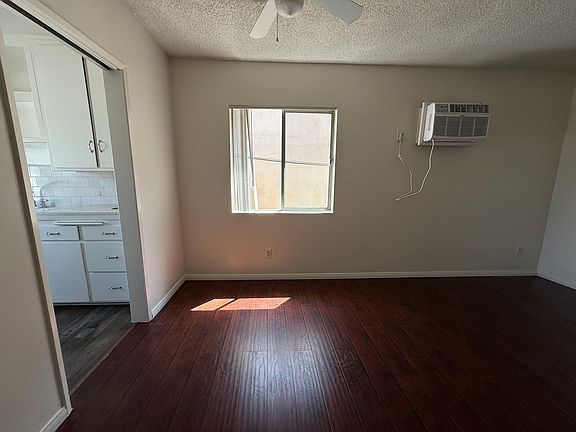 2nd image of 532 E Verdugo Ave APT M
