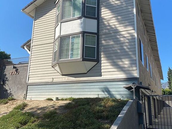 2nd image of 2359 Mira Vista Ave Unit C
