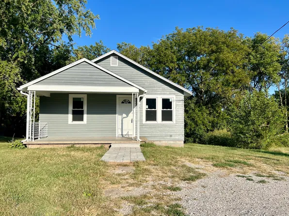 1680 S Sharp Ave, Marshall, MO 65340