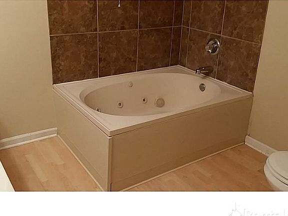 5th image of 2214 N Centennial St