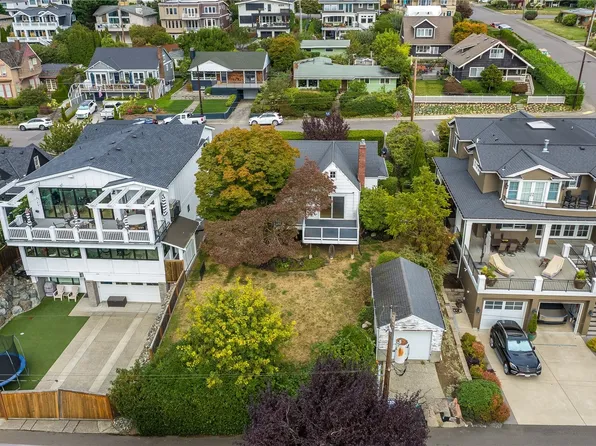 411 10th Avenue W, Kirkland, WA 98033
