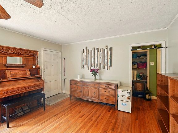 5th image of 612 Eastern Dr