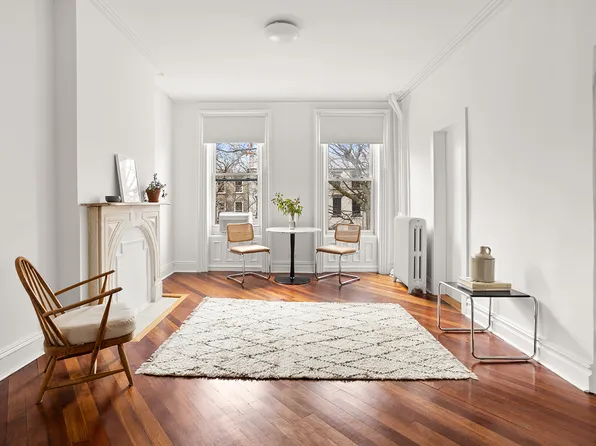 416 Vanderbilt Avenue image 1 of 7