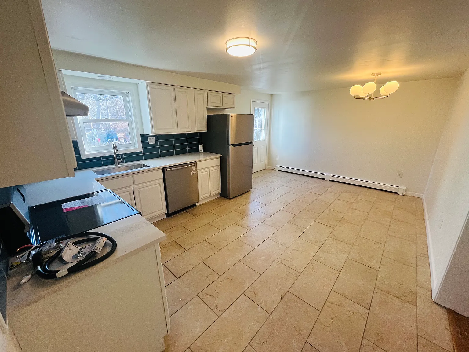 3 bed, 1500 sqft, $2,550 — Photo 2