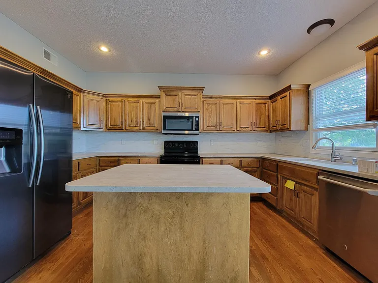 1865 W Ferrel Dr — Photo 6