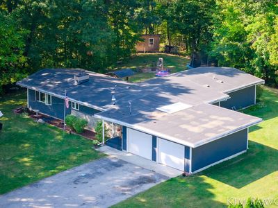 5555 Skyway Dr NE, Comstock Park, MI, 49321