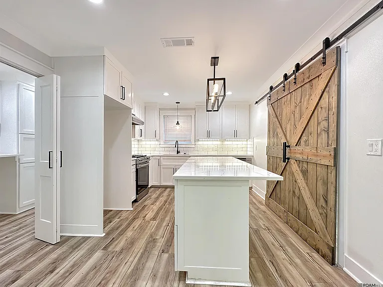 7323 Sheffield Ct — Photo 6
