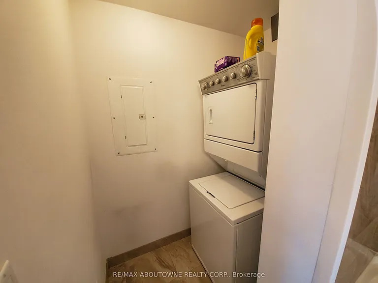 2490 Old Bronte Rd #205 — Photo 8
