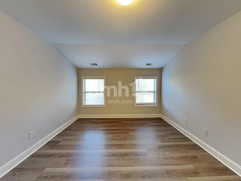 414 Strawberry Walk — Photo 11