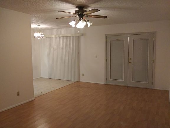 2nd image of 586 Corona St