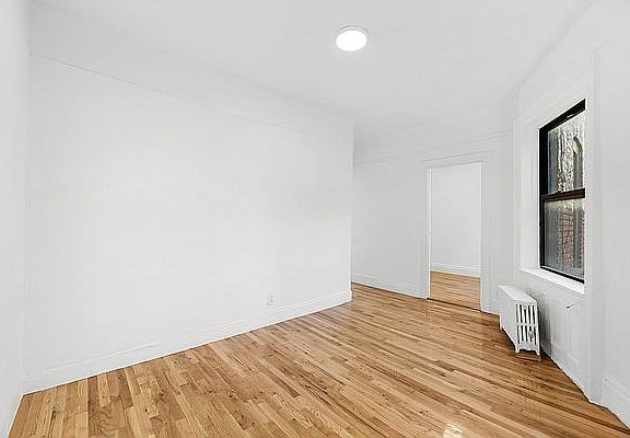 4th image of 218 Thompson St APT 24