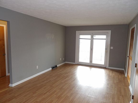 4th image of 118 Compton Dr APT 1