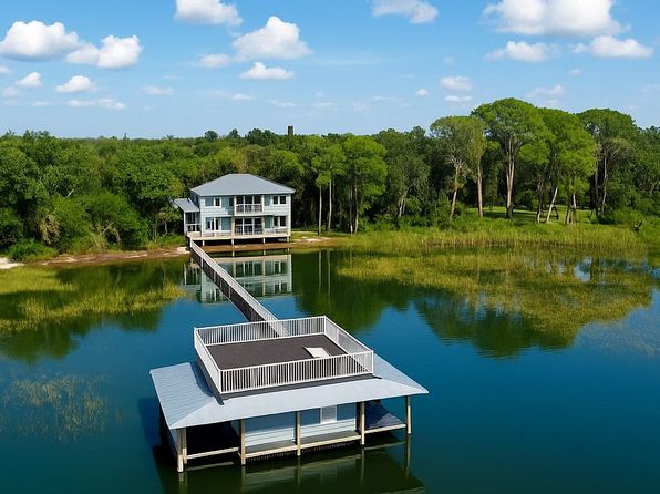 424 Lake Mirror Dr #1