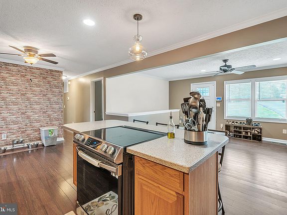 5th image of 9159 Heritage Dr