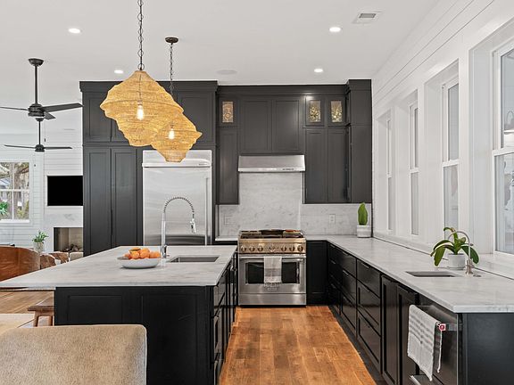 4th image of 733 Atlantic St