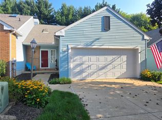 2213 Devon Ct #18, Akron, OH 44312