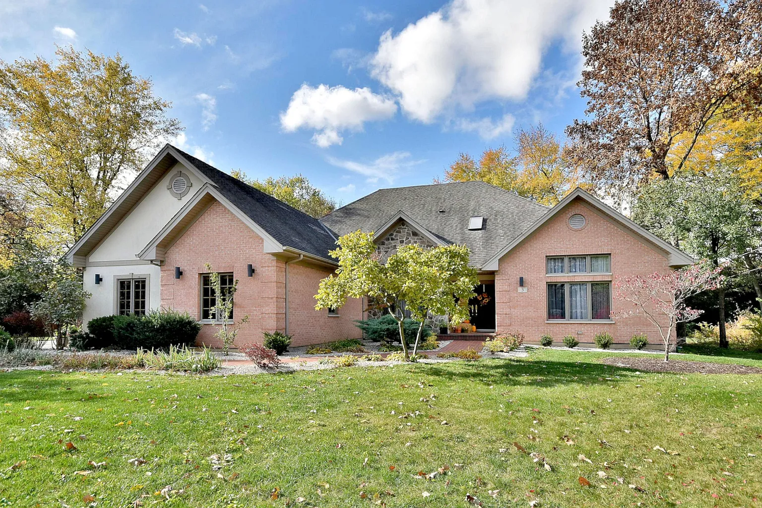 3 Walnut Dr photo 1