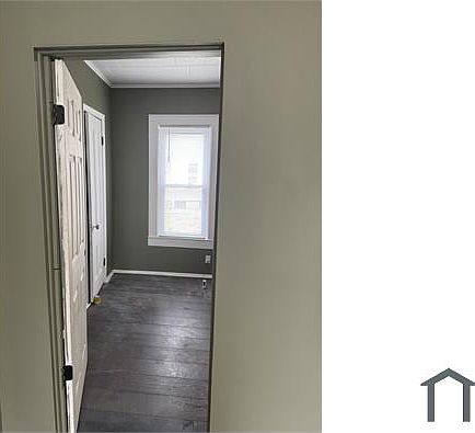 3rd image of 60 Pardee St