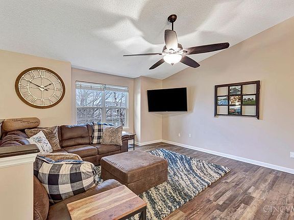 4th image of 824 W Aberdeen Dr