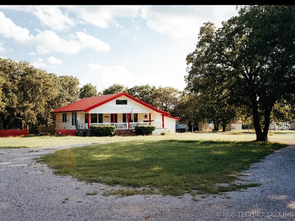 9233 Prairie Valley Rd, Lone Grove, OK 73443