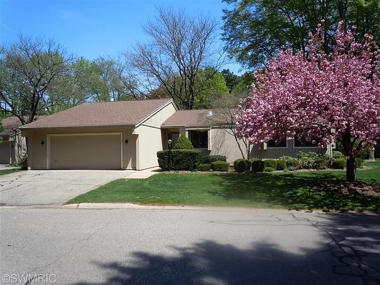 1st image of 791 Brook Village Dr