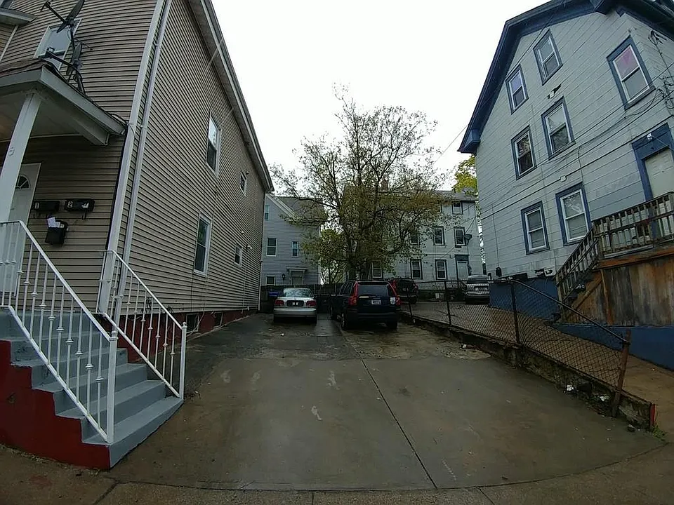 Building Photo 3