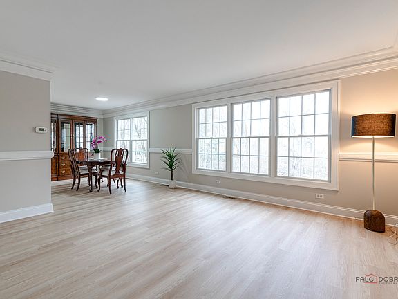 5th image of 765 Old Mill Grove Rd