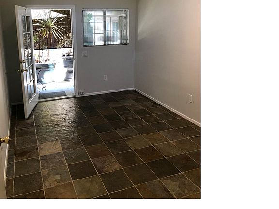 4th image of 2446 N Beachwood Dr #321670