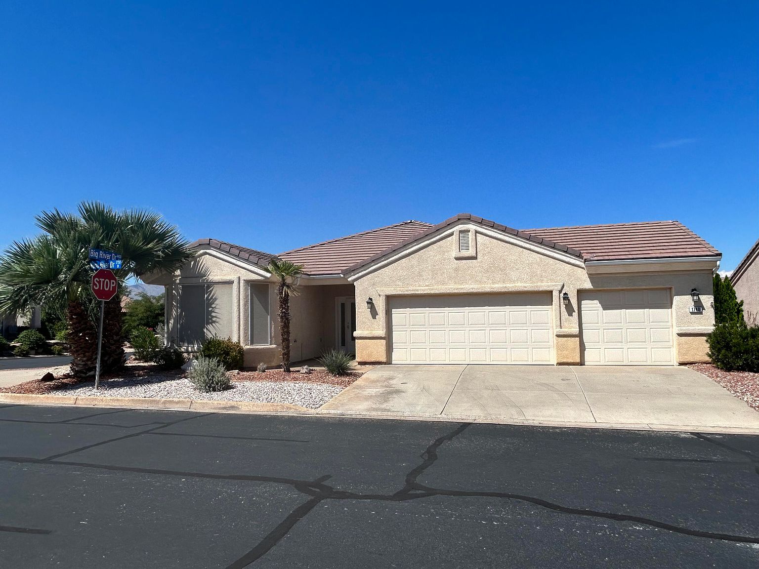 1740 W Warm River Dr