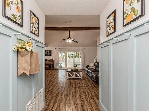 2nd image of 4537 Parkwood Ln