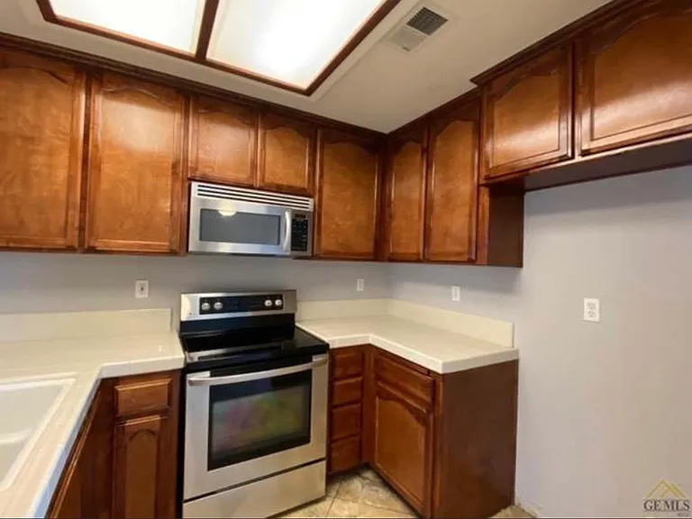 6002 Piacenza Pl — Photo 6