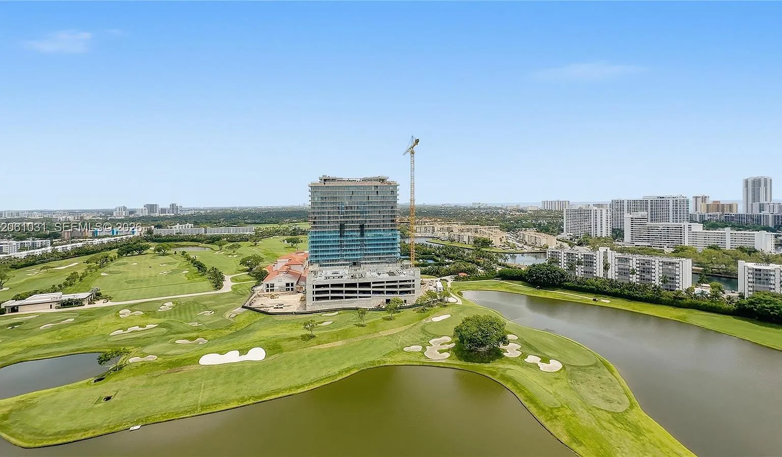 Duo Condominium East — Photo 1