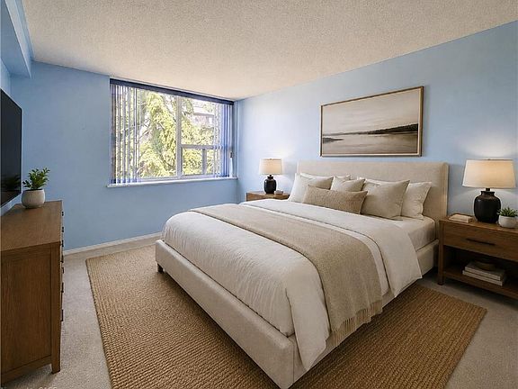 5th image of 28 Robinson St N #405