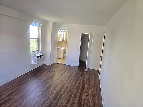 Shorecrest Towers — Photo 31