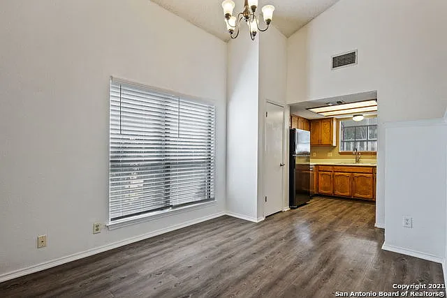 6406 Brook Cv — Photo 8