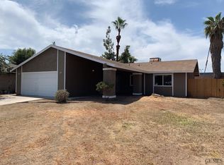 5733 Gwendolyn St, Bakersfield, CA 93304
