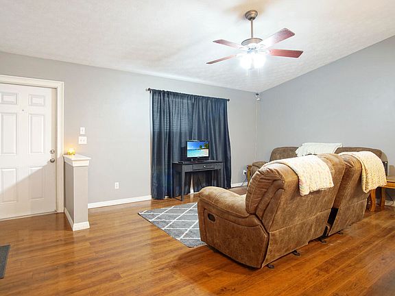 5th image of 2267 SE Haddon St