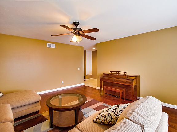 5th image of 815 Orchid Way